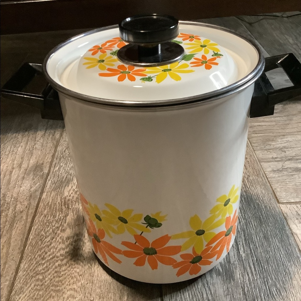 Vintage Ecko from Italy MCM stock pot